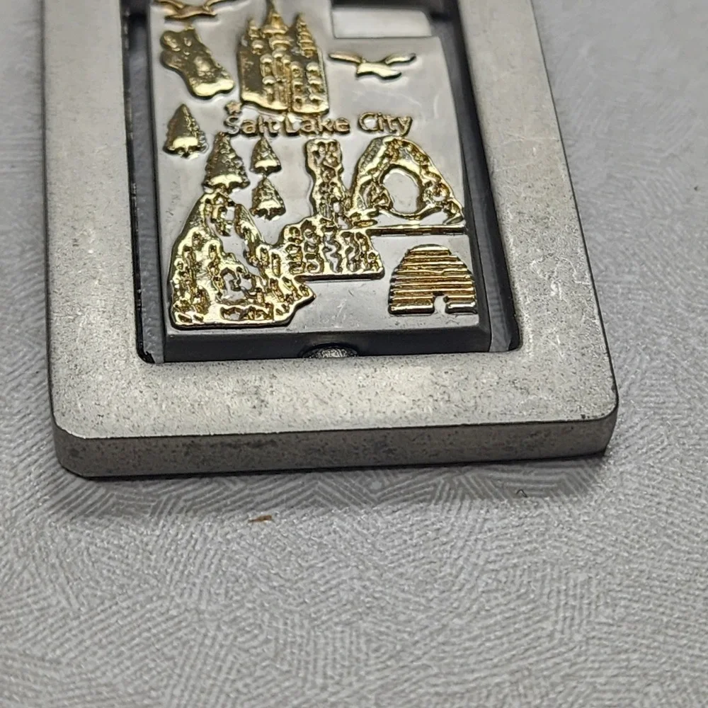 Vintage Salt Lake City Utah UT Spinning Keychain Center Collectible Silver Gold